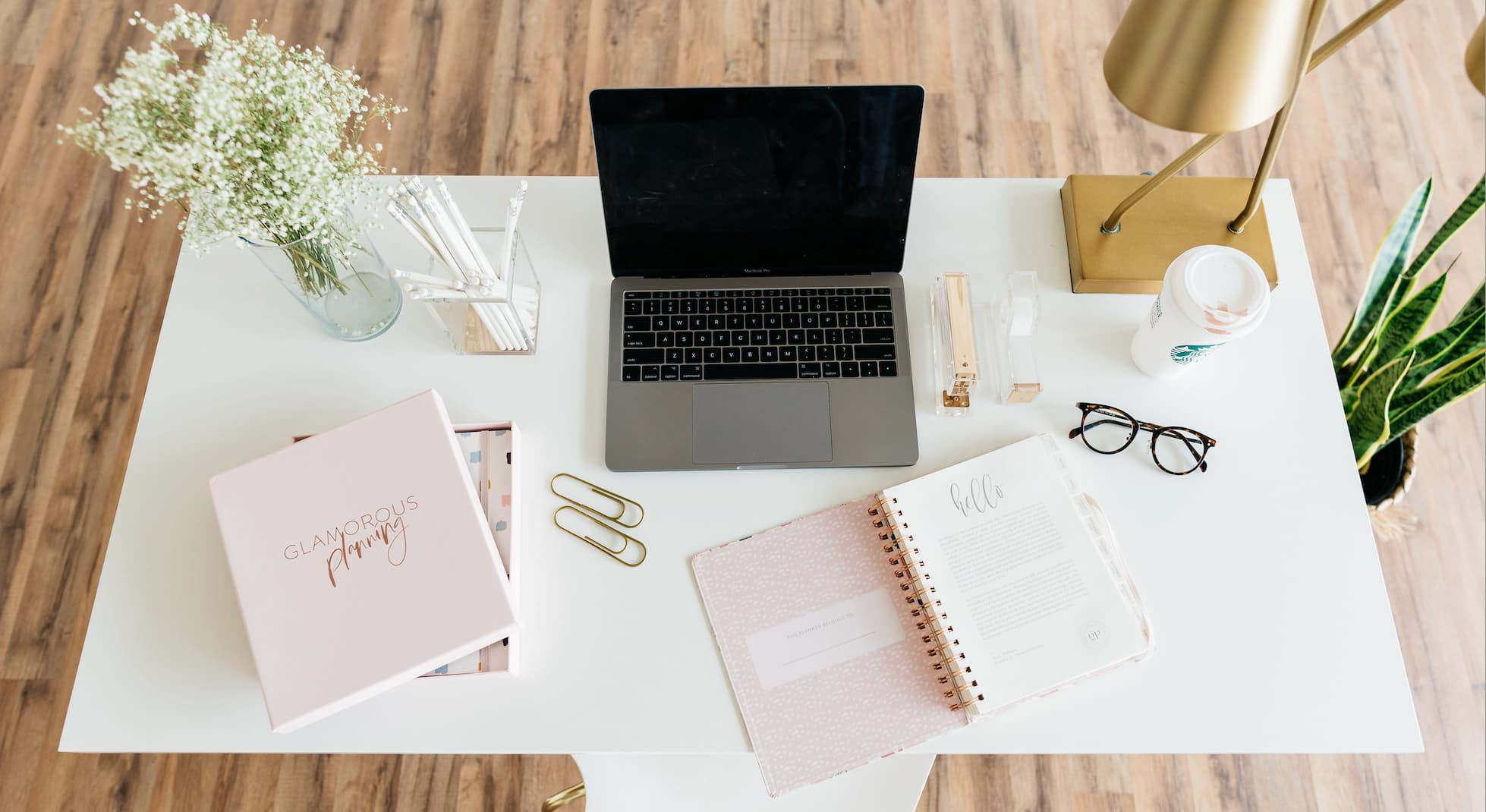 7 Tipps wie du achtsam und motiviert durch die Zeit im Home Office kommst